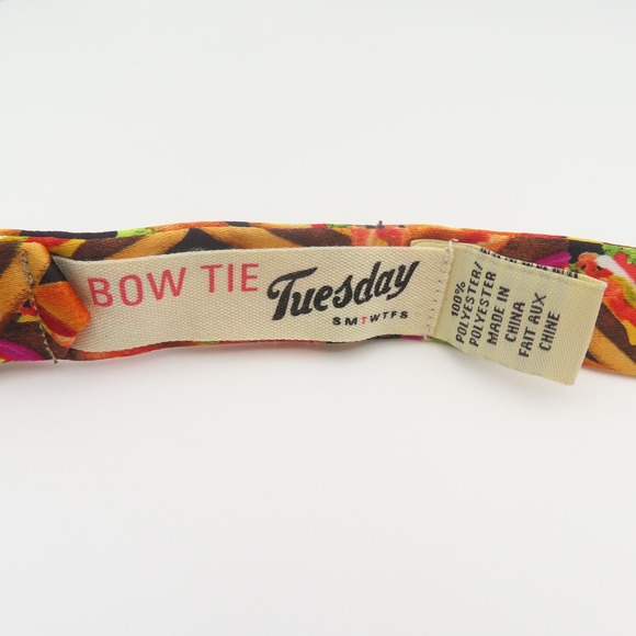 Tuesday Bow Tie Brown Red Hamburgers 2.75" Wide Self Tie Polyester - Picture 3 of 5